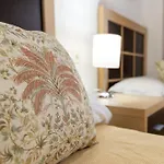 Bougainvillea Retreat, Espacioso Terraza & Parking 아파트 *