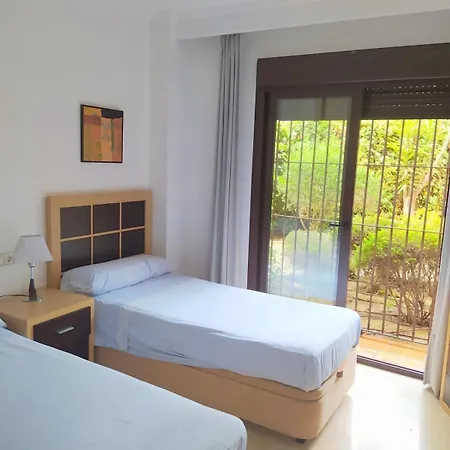 Bougainvillea Bay Estepona & Parking Apartment *