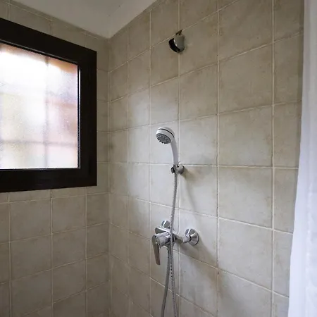 Bougainvillea Retreat, Espacioso Terraza & Parking Estepona