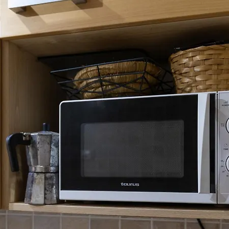 Bougainvillea Retreat, Espacioso Terraza & Parking * Estepona