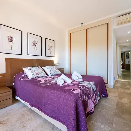 Bougainvillea Retreat, Espacioso Terraza & Parking *