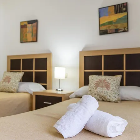 Bougainvillea Retreat, Espacioso Terraza & Parking * Estepona