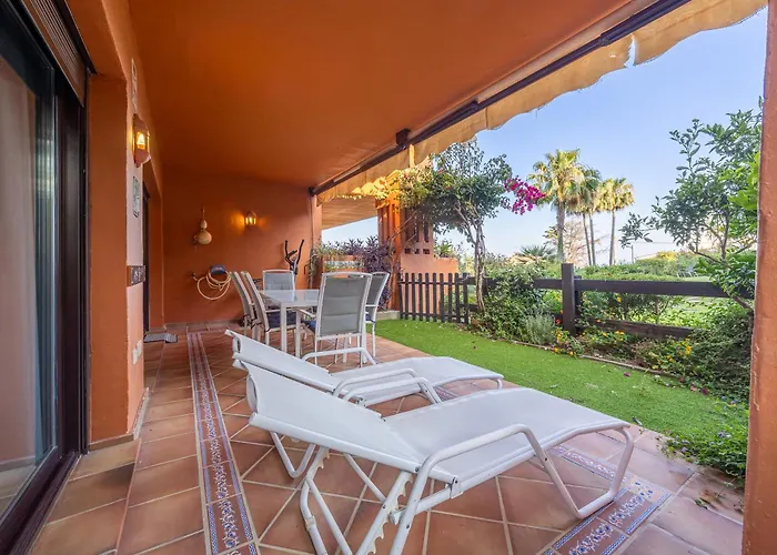 Bougainvillea Retreat, Espacioso Terraza & Parking *