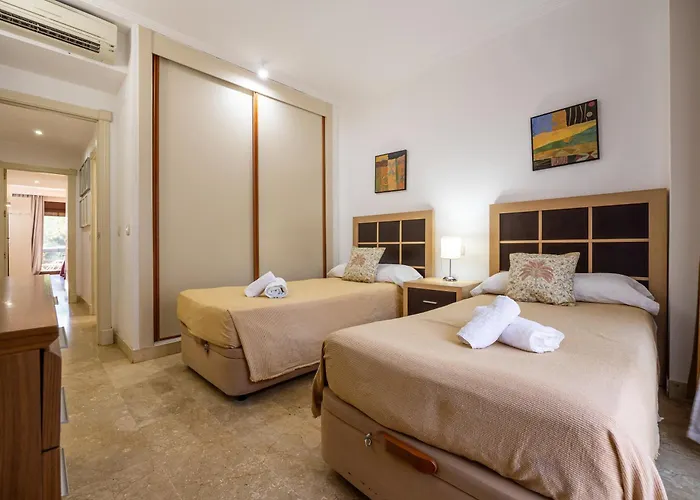 Bougainvillea Retreat, Espacioso Terraza & Parking