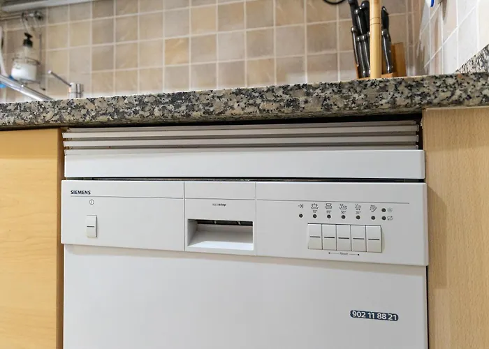 Bougainvillea Retreat, Espacioso Terraza & Parking