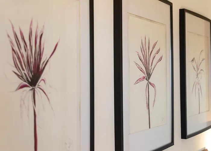 Bougainvillea Retreat, Espacioso Terraza & Parking Apartament