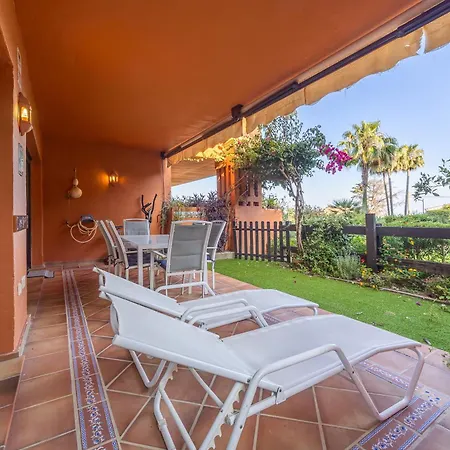 Bougainvillea Retreat, Espacioso Terraza & Parking *