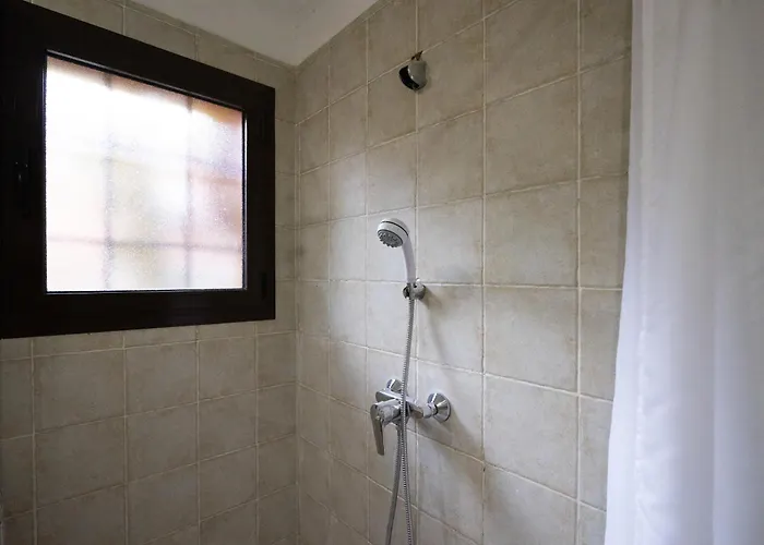 Bougainvillea Retreat, Espacioso Terraza & Parking Estepona