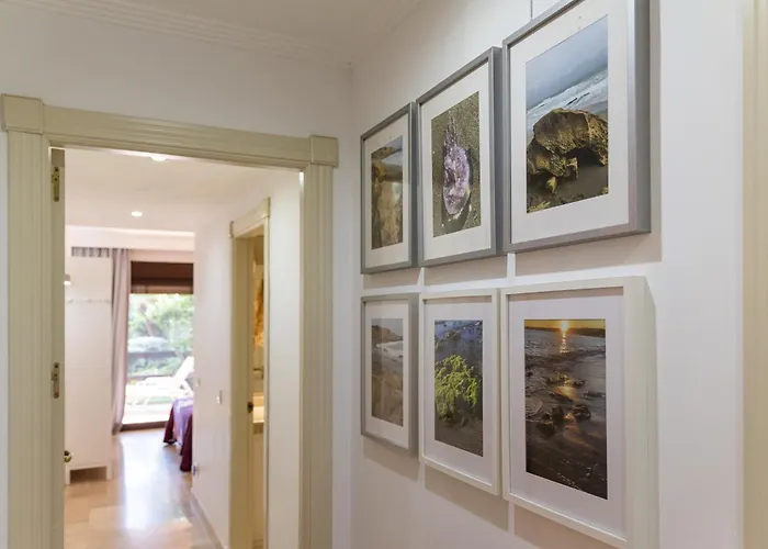 Bougainvillea Retreat, Espacioso Terraza & Parking * Estepona