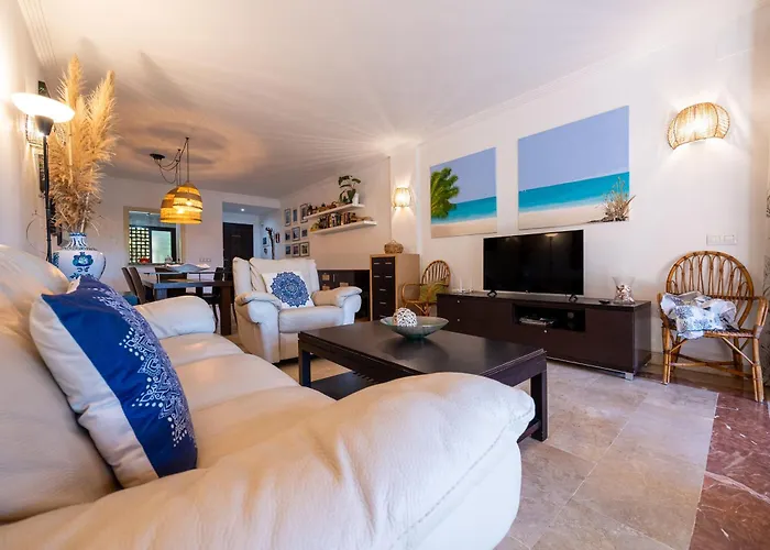 Bougainvillea Retreat, Espacioso Terraza & Parking